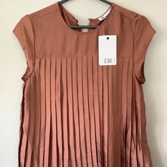 NWT-DR2 Women’s Pleated Top/ Size XS - Picture 1 of 4